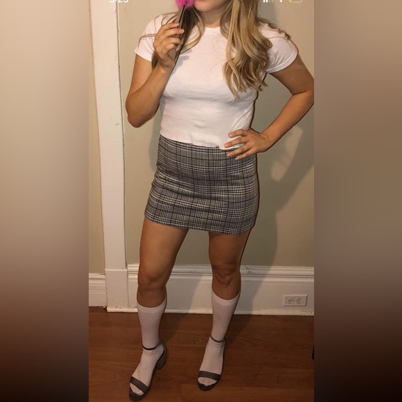 Mini plaid skirt! - Picture 4 of 4